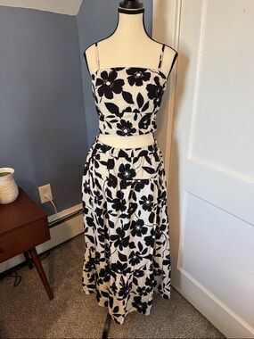 Black & White Floral Two-Piece Skirt Set